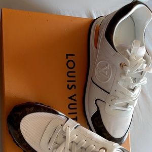 LOUIS VUITTON RUNAWAY SNEAKERS